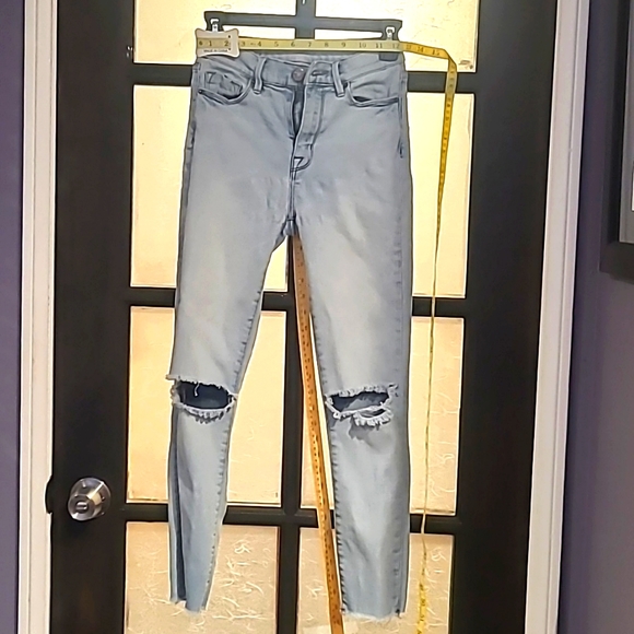 BDG Denim - Urban Outfitters BDG High-Waisted Distressed Light Wash Cropped Skinny Jeans